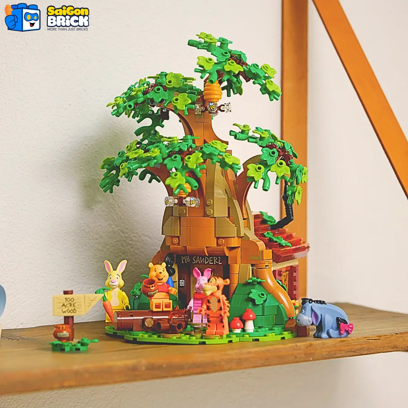 LEGO-21326-02-2.webp