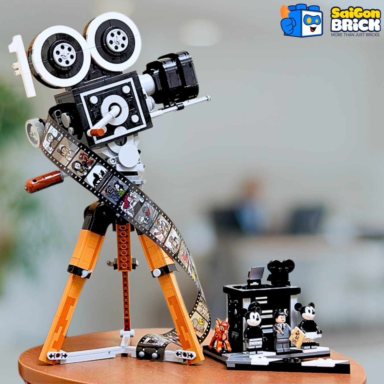 LEGO-DISNEY-43230-Tribute-camera-02-2.png